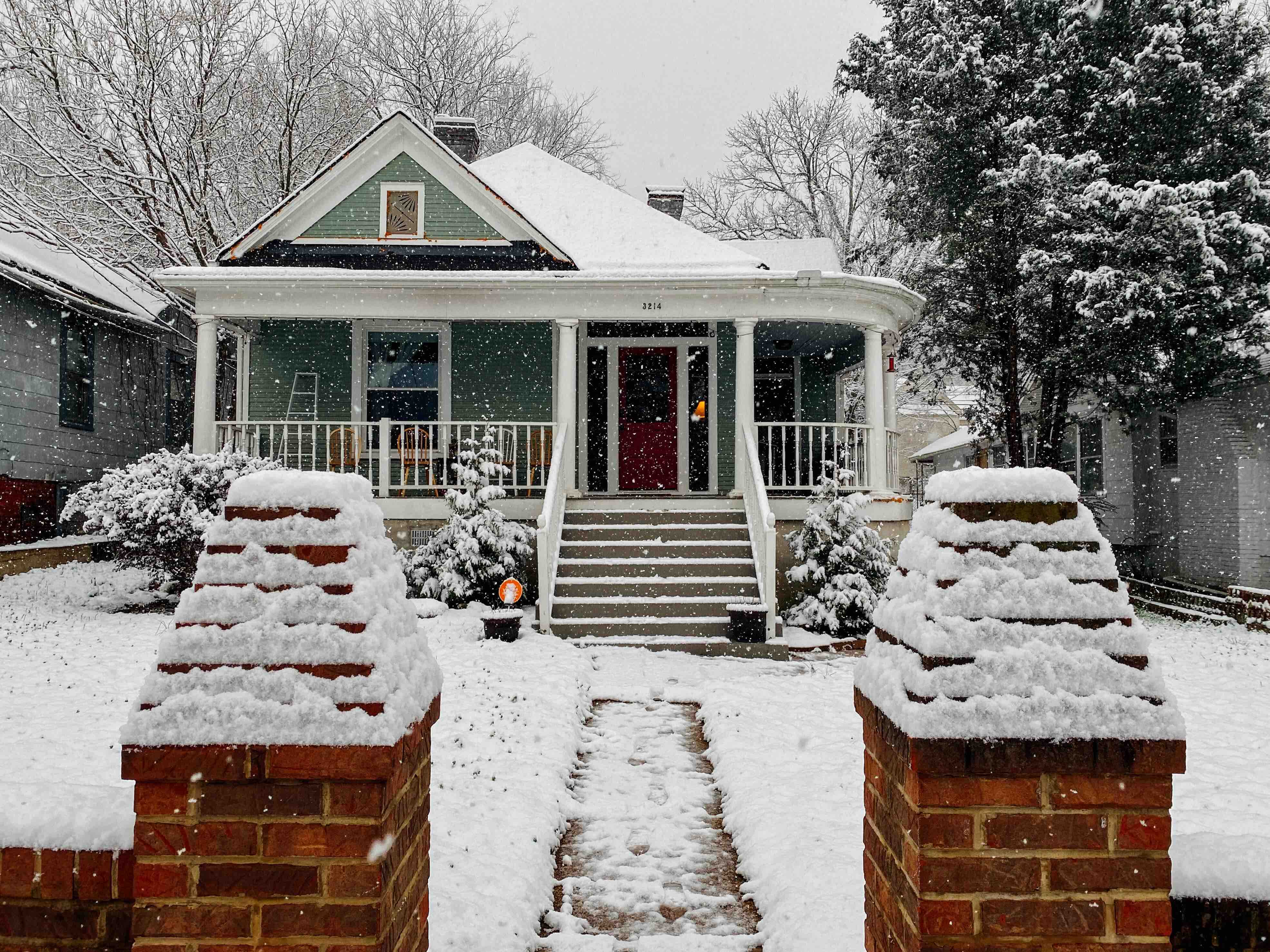 Pros of Selling Your Home During the Holiday Season